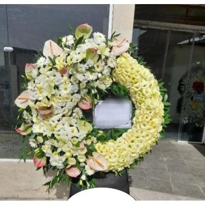 تاج گل پایه دار و ایستاده در حسینیه امام علی میدان تجریش 535