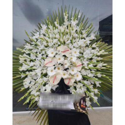 تاج گل یک طبقه برای مراسم یادبود در مسجد امام جعفر صادق خیابان پیروزی 518