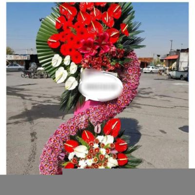 تاج گل ایستاده برای مراسم افتتاحیه دفتر کار در خیابان نیاوران 612