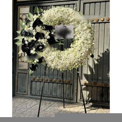 تاج گل یک طبقه برای مراسم یادبود در مسجد امام جعفر صادق خیابان جمهوری 658