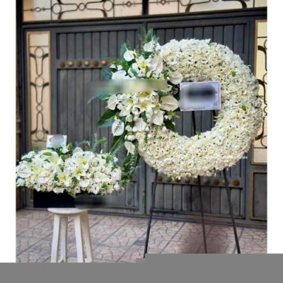 تاج گل چهار طبقه برای مراسم خاکسپاری در آرامستان بهشت سکینه 659