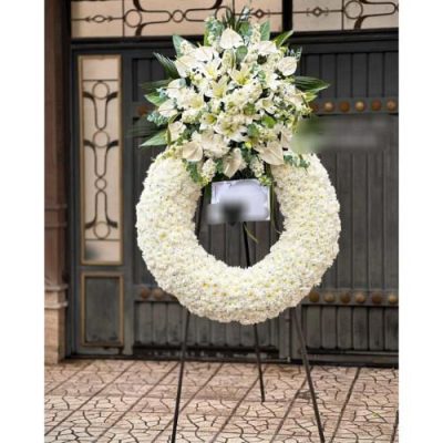 تاج گل یک طبقه برای مراسم یادبود در مسجد جامع خیابان ولیعصر 647
