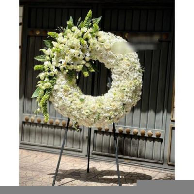 تاج گل چهار طبقه برای مراسم خاکسپاری در بهشت زهرا 652