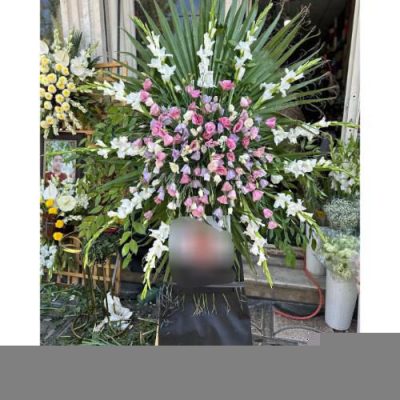 تاج گل چهار طبقه برای مراسم خاکسپاری در بهشت سکینه کرج 834