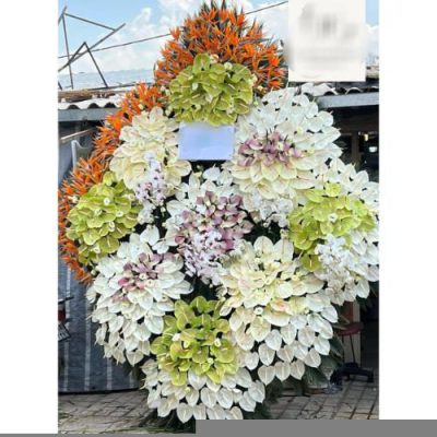 تاج گل چهار طبقه برای مراسم خاکسپاری در بهشت سکینه 698
