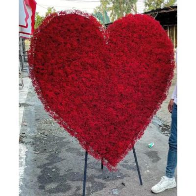 فروش تاج گل برای افتتاحیه بازارها 1998