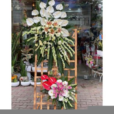 تاج گل برای نمایشگاه صنایع فنی و حرفه‌ای 1386
