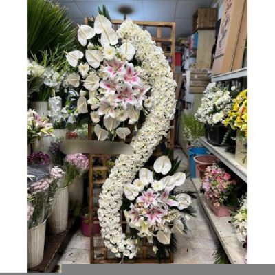 خرید تاج گل برای افتتاحیه رویدادهای فرهنگی 2048