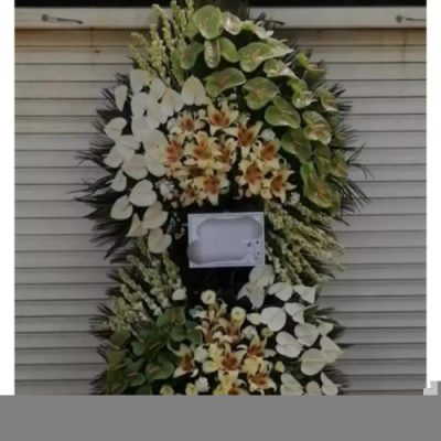 تاج گل چهار طبقه برای مراسم خاکسپاری در آرامستان امامزاده عبدالله 854