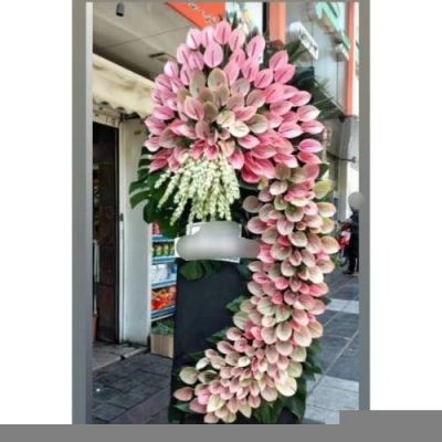 تاج گل برای نمایشگاه صنایع هوایی و فضایی 1462