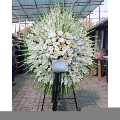 تاج گل یک طبقه برای مراسم یادبود در مسجد جامع میدان فلسطین 745