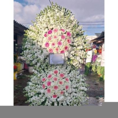 تاج گل یک طبقه برای مراسم یادبود در مسجد جامع خیابان مطهری 725
