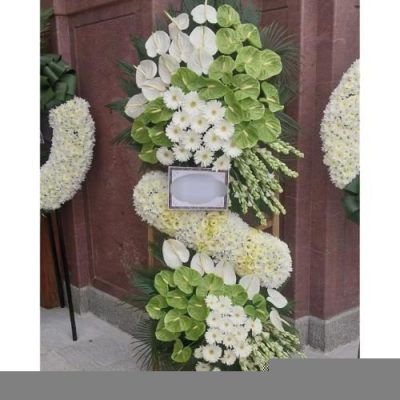 تاج گل دو طبقه برای مراسم ختم در مسجد امام جعفر صادق خیابان اندرزگو 791