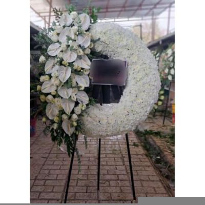 تاج گل چهار طبقه برای مراسم خاکسپاری در بهشت زهرا 774