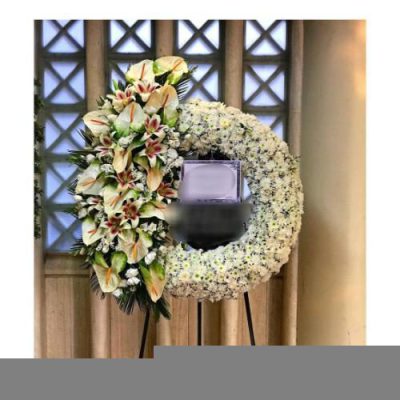 تاج گل پایه دار و ایستاده در حسینیه امام جعفر صادق میدان امام حسین 776