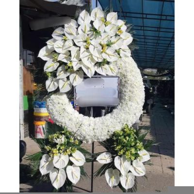 تاج گل یک طبقه برای مراسم یادبود در مسجد امام حسن میدان هفت تیر 968