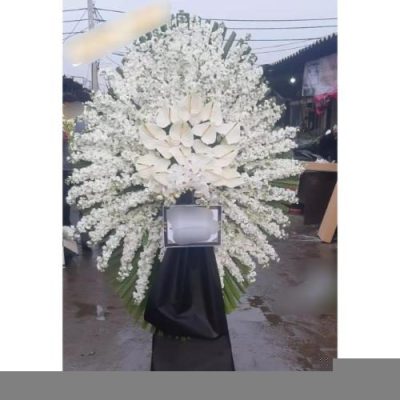 تاج گل دو طبقه برای مراسم ختم در مسجد امام حسن میدان هفت تیر 900