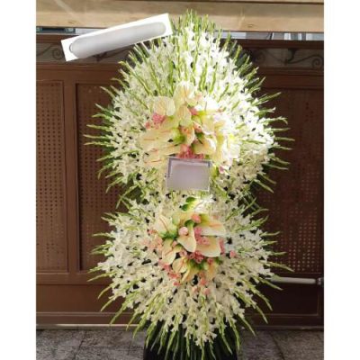 تاج گل دو طبقه برای مراسم ختم در مسجد امام حسن خیابان نیاوران 947