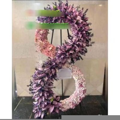 تاج گل برای نمایشگاه نوآوری و فناوری‌های جدید 1445