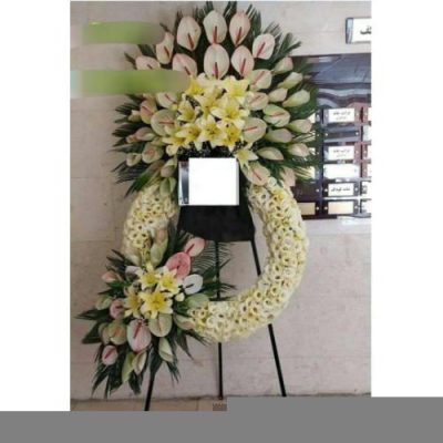 تاج گل یک طبقه برای مراسم یادبود در مسجد امام حسن خیابان سعادت‌آباد 1555