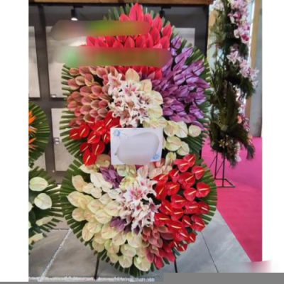 ارسال تاج گل برای افتتاحیه فستیوال‌های تابستانی 2093