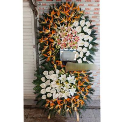 تاج گل چهار طبقه برای مراسم خاکسپاری در بهشت زهرا 805