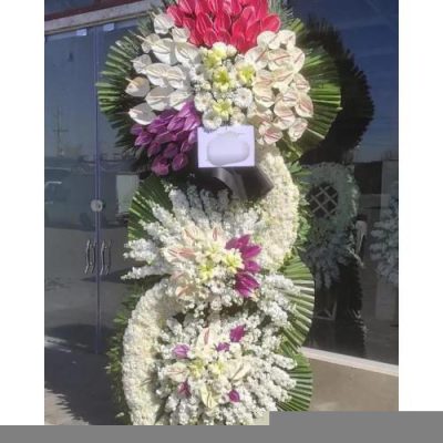 تاج گل یک طبقه برای مراسم یادبود در مسجد امام حسن میدان آزادی 1543