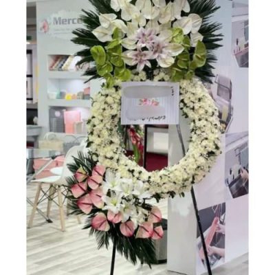 تاج گل برای افتتاحیه فستیوال‌های تابستانی 1635