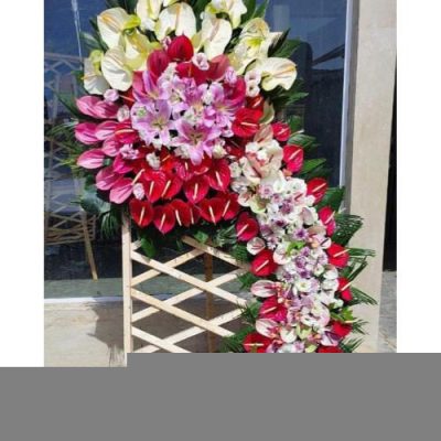 تاج گل برای افتتاحیه نمایشگاه‌های فناوری 1639