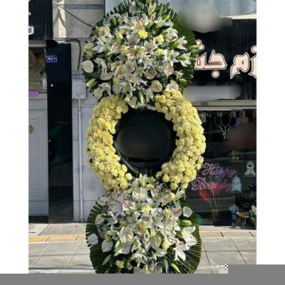 تاج گل چهار طبقه برای مراسم خاکسپاری در آرامستان امامزاده طاهر 993