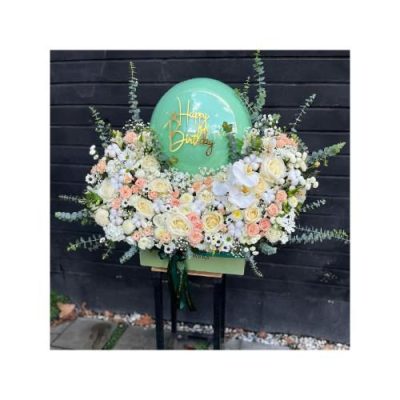 باکس گل زیبا و شیک برای مادر عزیز 4194