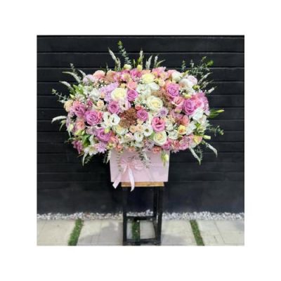 سبد گل فوق‌العاده برای زن دایی عزیز 4255