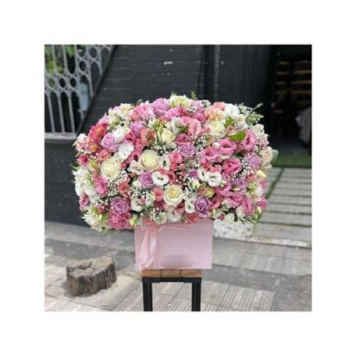 باکس گل زیبا برای همسر عزیز 4223