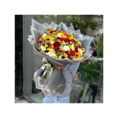 سبد گل پر از عشق برای دوست دخترم 4219