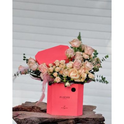 تحویل فوری دسته گل در پاساژ مگامال 2487