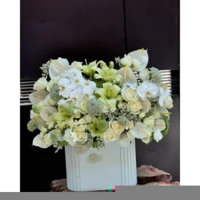 تحویل فوری دسته گل در برج میلاد 2470