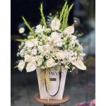 دسته گل پر از شکوفه برای مادر بزرگ 4278