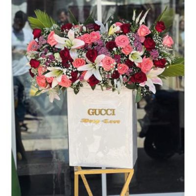 گلفروشی نزدیک مجتمع تجاری افق در نیاوران 3451