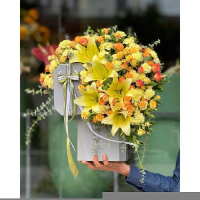 تحویل فوری دسته گل در مینی کرف 2886