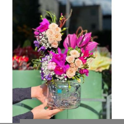 تحویل فوری دسته گل در شرکت لوازم خانگی ایزی‌لایف 3011