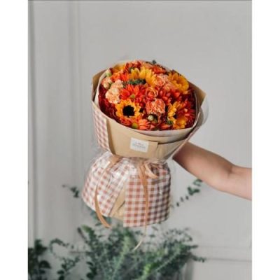 دسته گل شب یلدا با گل رز مینیاتوری و گل داودی 5015