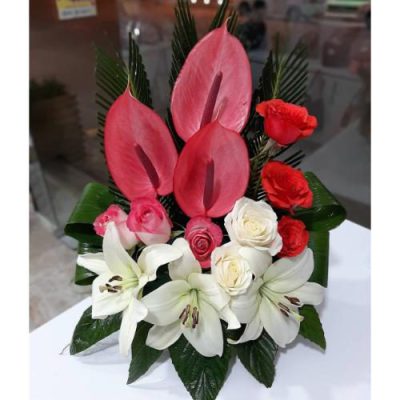 سبد گل رنگارنگ برای همکار خانم در روز مادر 4709