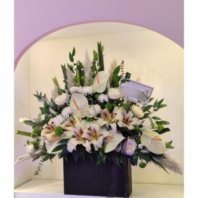باکس گل سفید برای دوست دخترم 4292