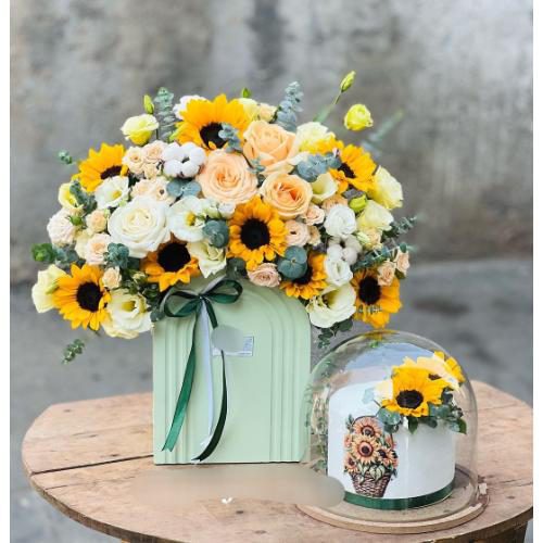باکس گل ارکیده و آچیلا برای روز زن 4570 باکس گل ارکیده و آچیلا برای روز زن 4570