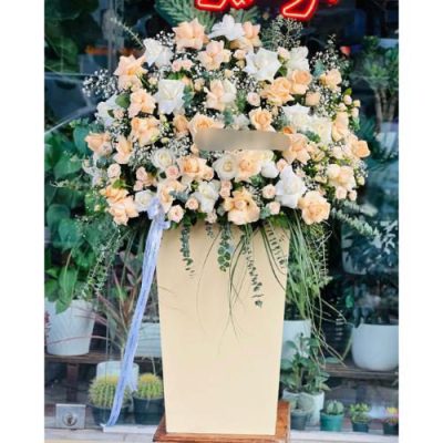 باکس گل گل عروس و نرگس برای روز مادر 4584