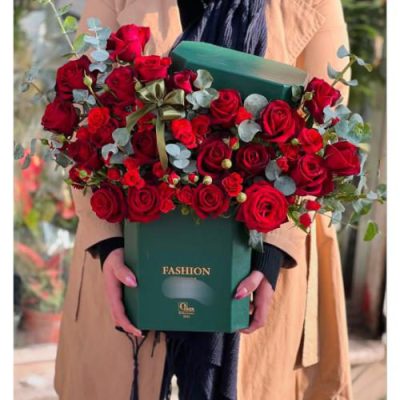 باکس گل ژیپسوفیلا و رز قرمز برای روز زن 4585
