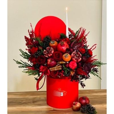 سبد گل شب یلدا با گل‌های بهاری و گل رز قرمز 5027