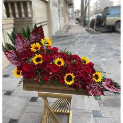 سبد گل شب یلدا برای خانم‌های شیک‌پوش و خاص 5040