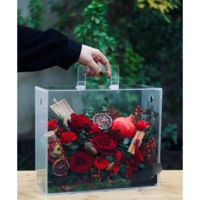 باکس گل شب یلدا با گل رز و آجیل 4826