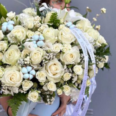 باکس گل ویژه برای دوست خانم در روز زن 4345